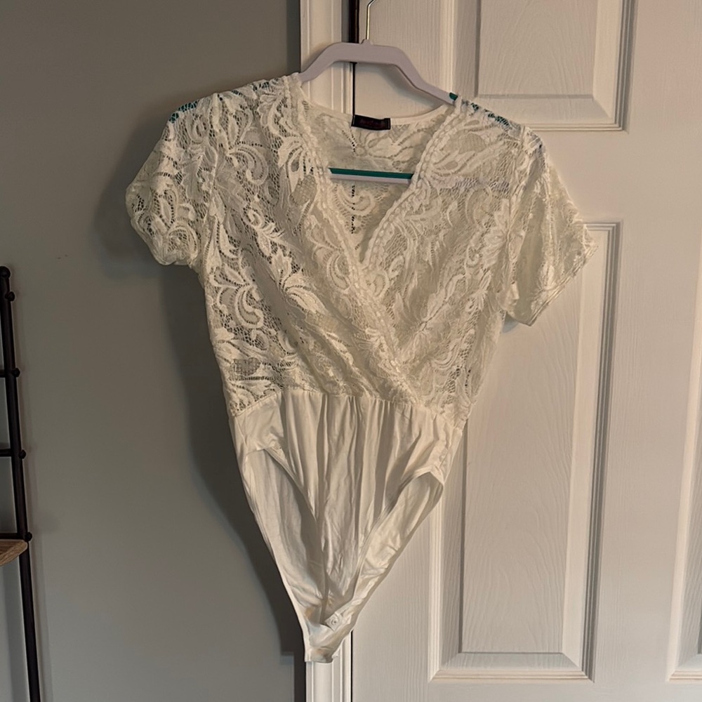 White Wrap Fitted Bodysuit with Short Sleeves